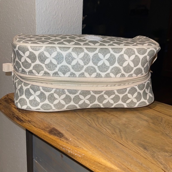 Audrey & Lewis Sparkly Silver & White Travel Bag - Picture 6 of 13